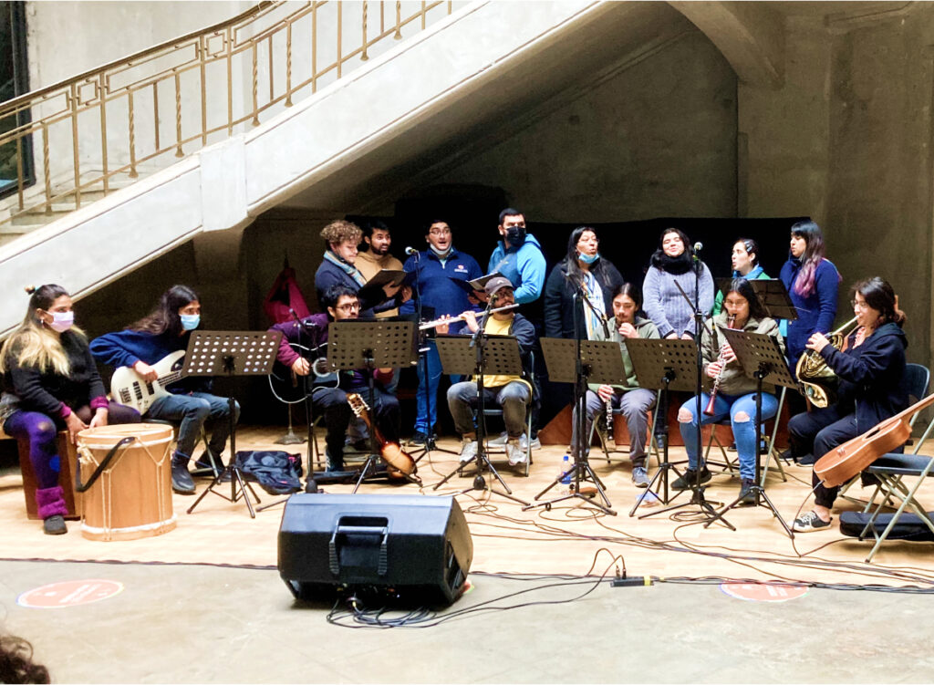 Concierto en encuentro intercultural en Mercado Puerto Valparaíso
